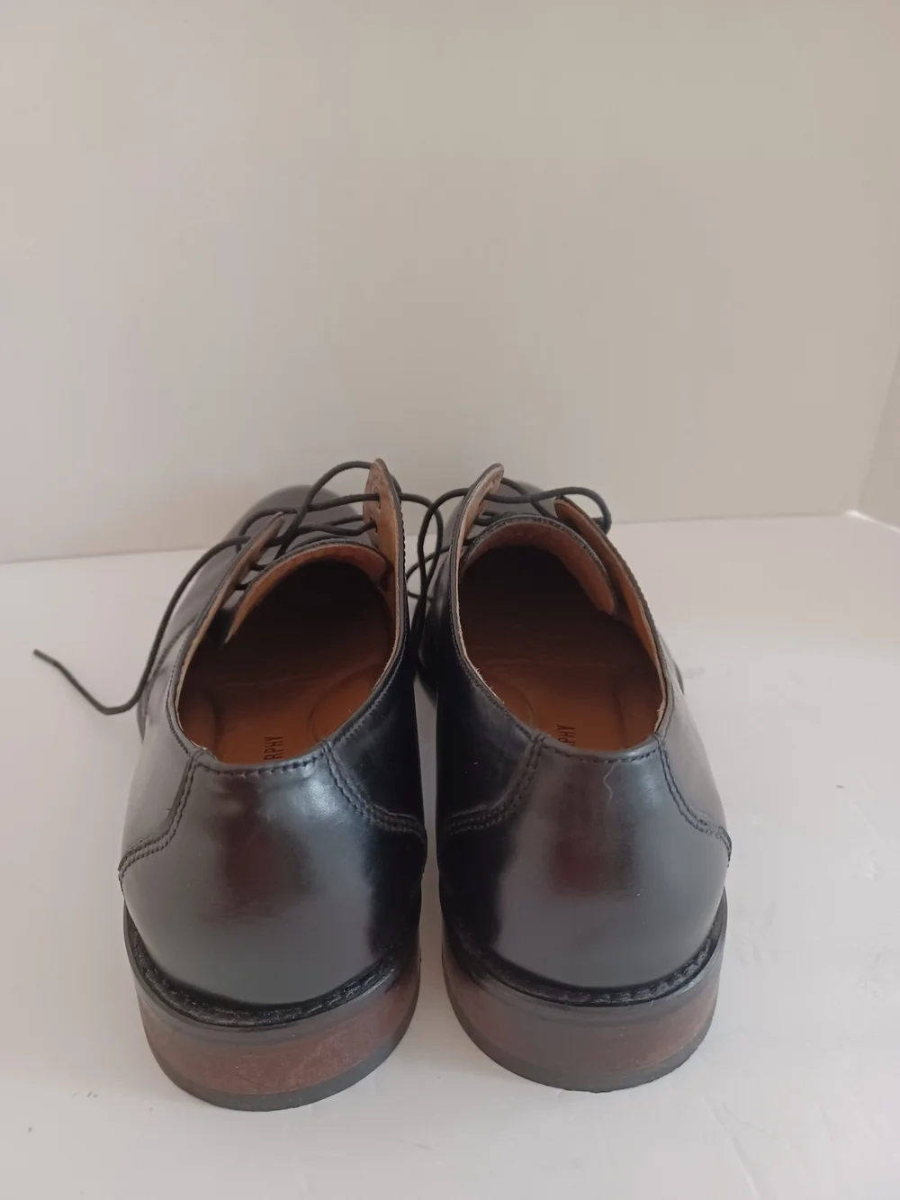 Johnston & Murphy Black Leather Lace-Up Derby Shoes